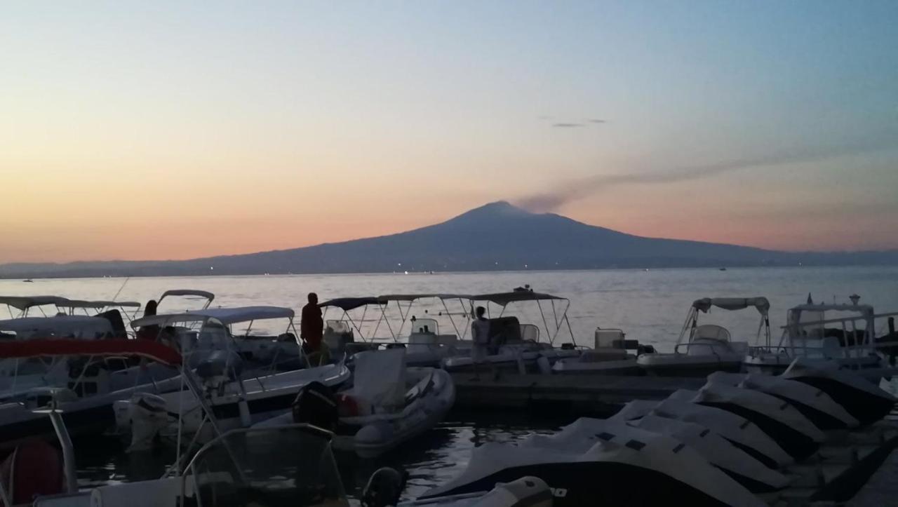 La Maison Blanche Aeroporto di Catania Fontana Rossa Esterno foto